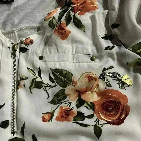 Rue21 floral blouse with gold zipper closure adjustable 3/4-full length sleeves - Picture 5 of 5